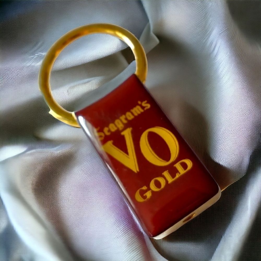 Seagrams Vo Gold Keychain Key Ring Key Fob Keeper Vtg Enameled Gold Tone Promo.